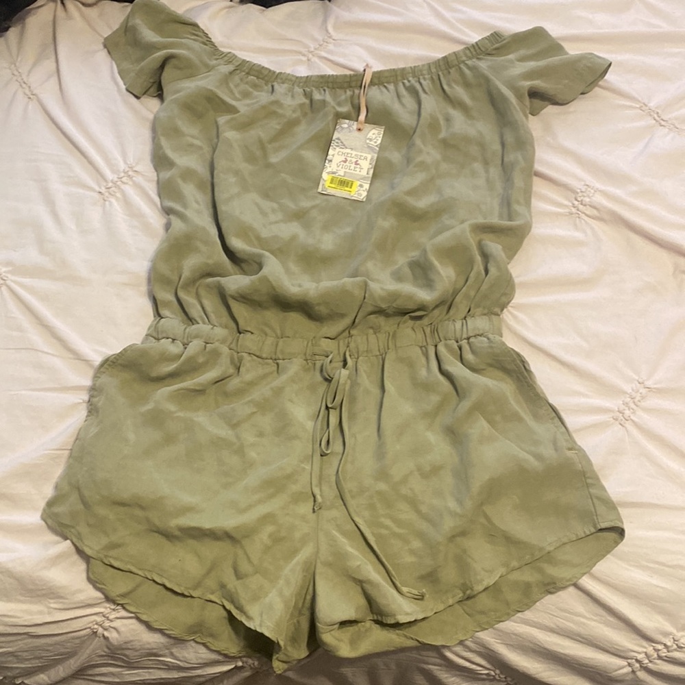 NWT Chelsea & Violet Romper | 100% Tencel | Medium